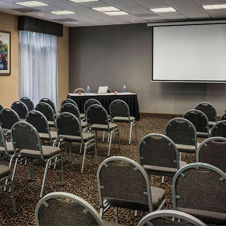 Holiday Inn Express & Suites Laurel Lakes By Ihg Bagian luar foto