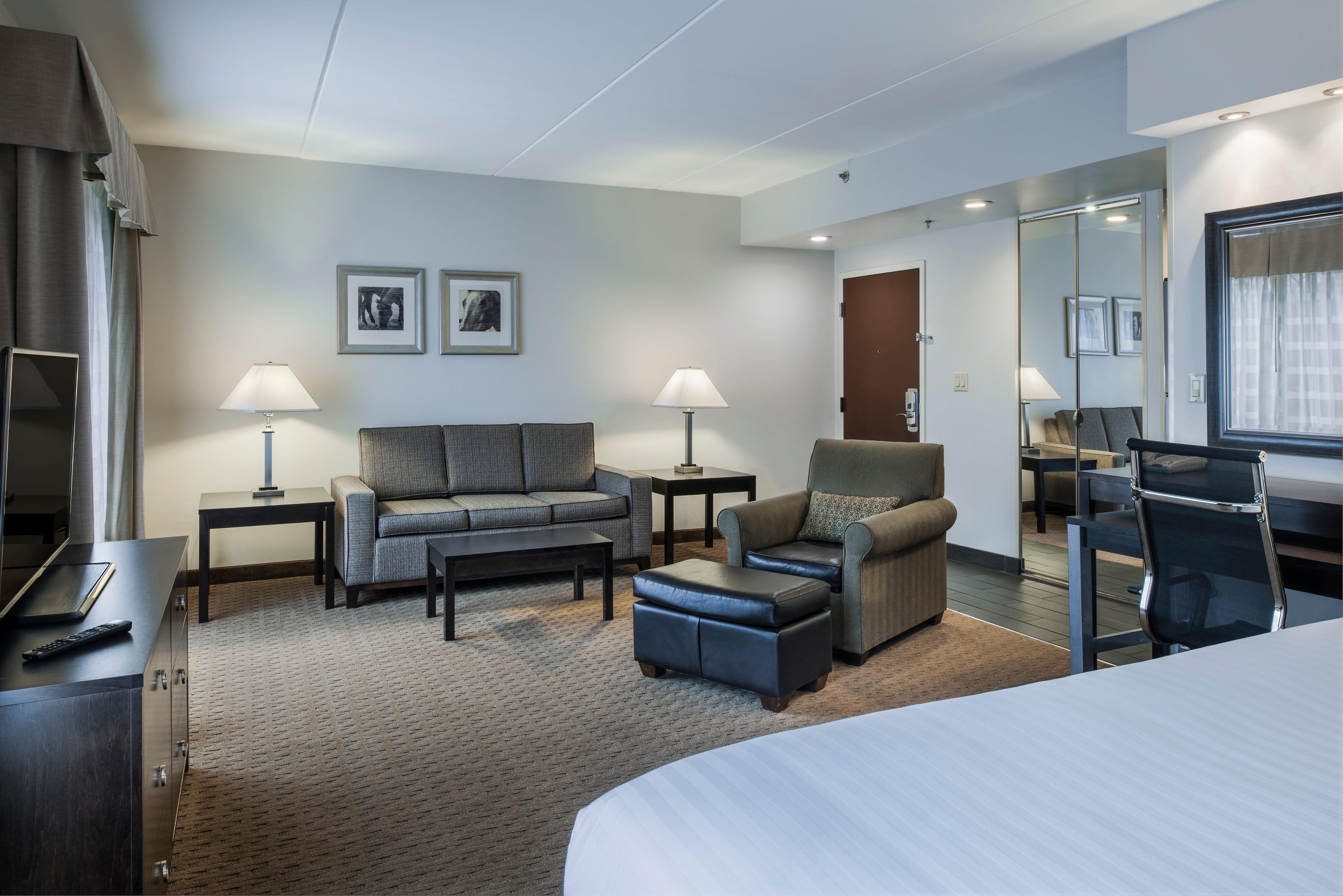 Holiday Inn Express & Suites Laurel Lakes By Ihg Bagian luar foto