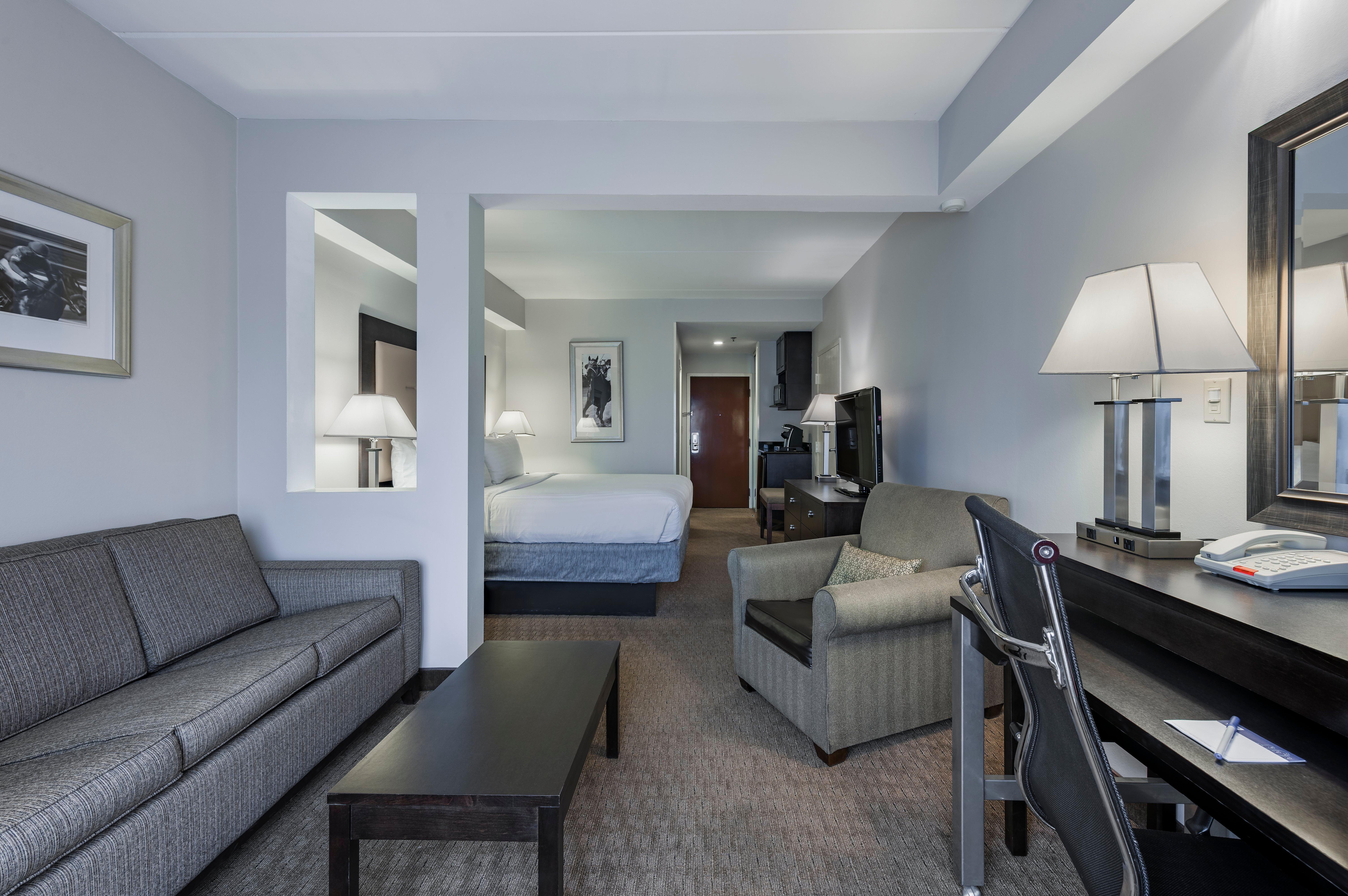 Holiday Inn Express & Suites Laurel Lakes By Ihg Bagian luar foto