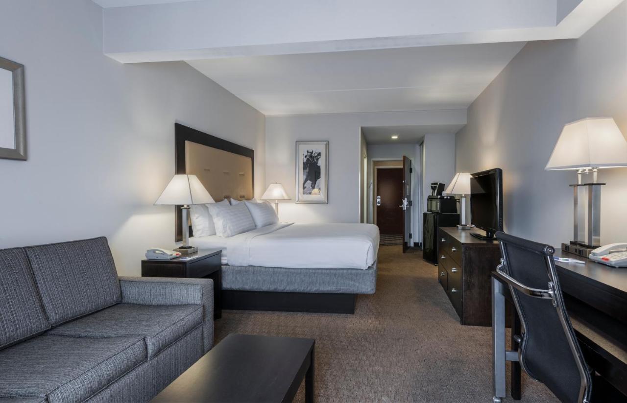 Holiday Inn Express & Suites Laurel Lakes By Ihg Bagian luar foto